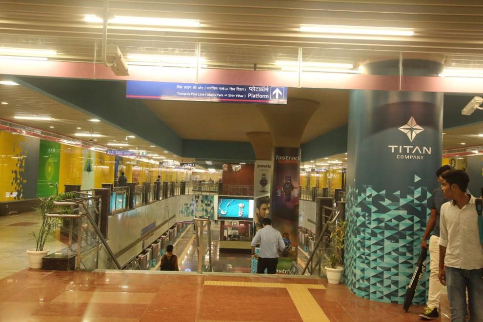 Metro Station Indoor Hallway Branding